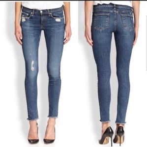 Rag & bone skinny ripped jean in size 26